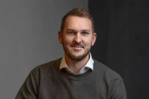 Leading Through Growth and Setbacks: Lessons from Tom Dunlop, CEO of Summize